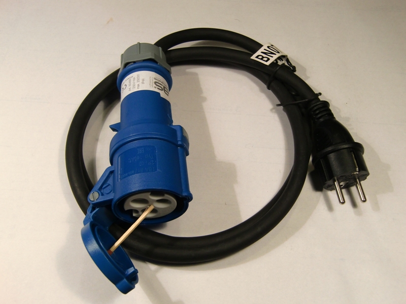 Schuko CEE Adapter